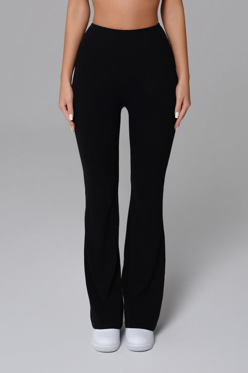 Calça Flare Nicole - Preto
