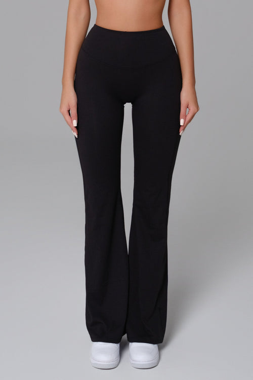 Calça Flare Samantha - Preta